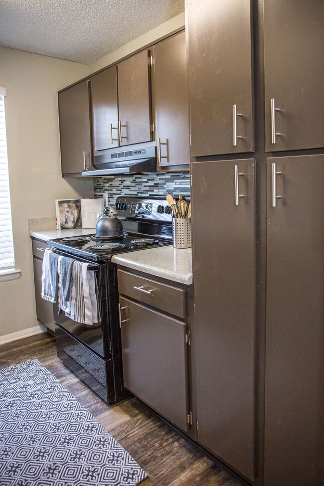 Building Photo - Brooks Crossing Apartments