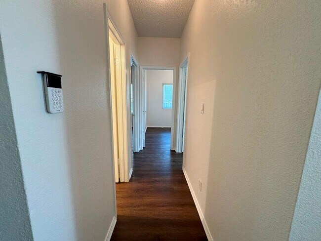 Building Photo - 16404 Edgemere Dr