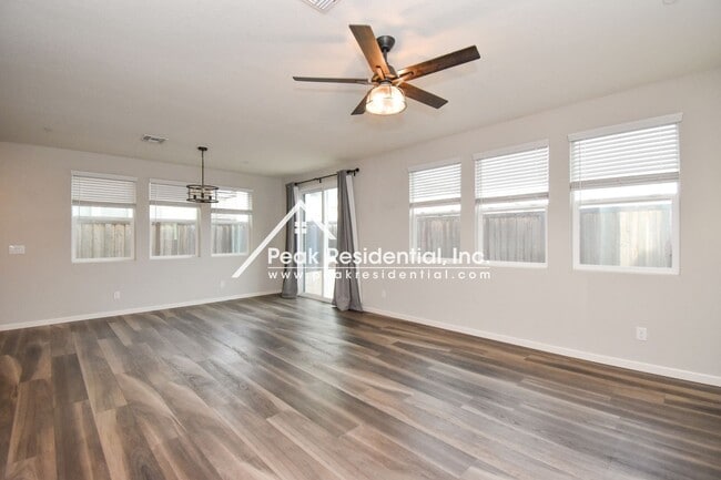Building Photo - 3 br, 2.5 bath House - 230 Uccello Wy