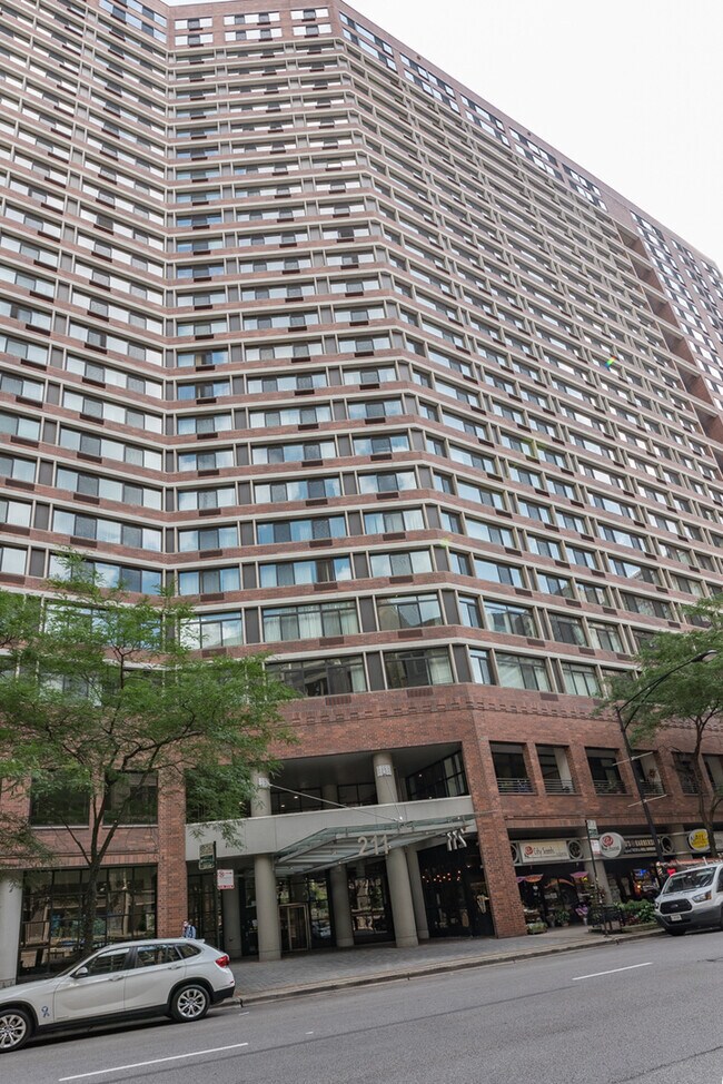 Building Photo - 211 E Ohio St
