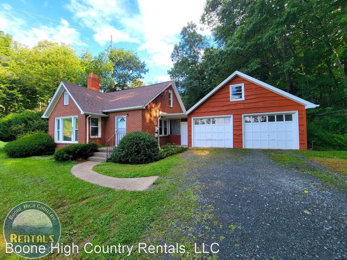 4 br, 2 bath House 1830 HWY 421 N House Rental in Boone, NC