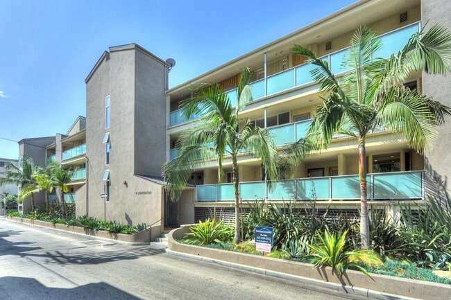 4 Lighthouse St Unit 5 Marina Del Rey Ca 90292 Condo For Rent In Building Photo 4 Lighthouse St