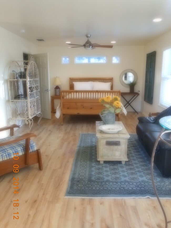 Studio area - 2121 Pine St