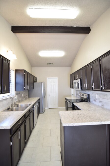 Foto del edificio - 1406 August Dr