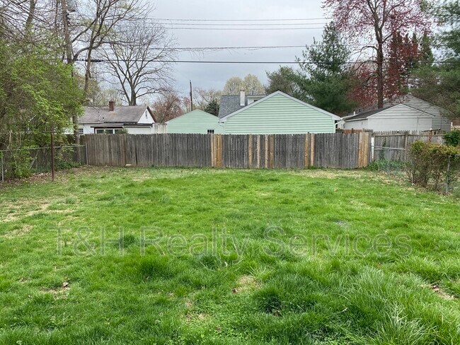 Building Photo - 5773 Hillside Ave