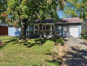 Building Photo - 124 W Josie Ave