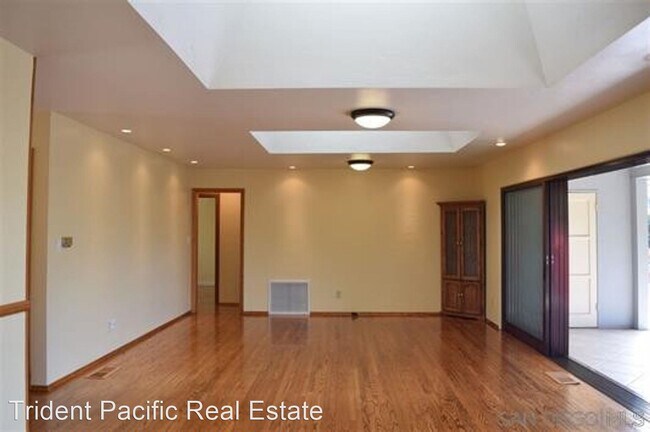 Building Photo - 3 br, 1.5 bath House - 604 Catalina Blvd.