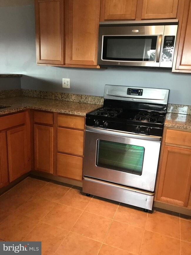 Building Photo - 2512 Markham Ln
