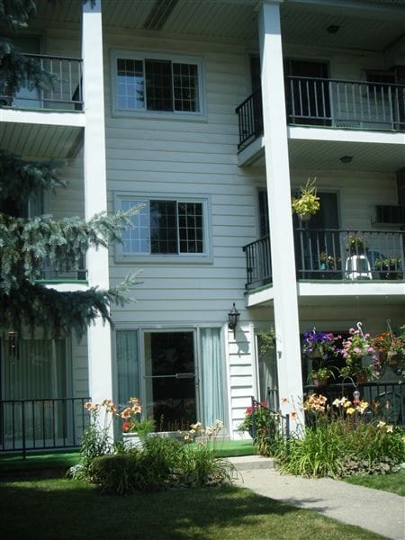 Building Photo - 1 br, 1 bath Condo - 806 W Michigan Ave 110