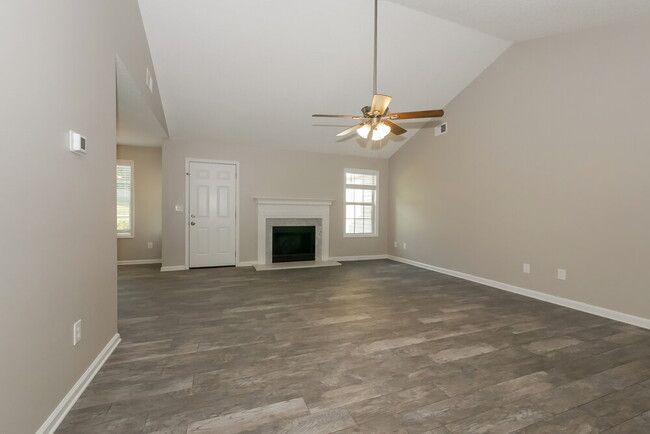 Foto del edificio - 303 Vineyard Ridge Ln