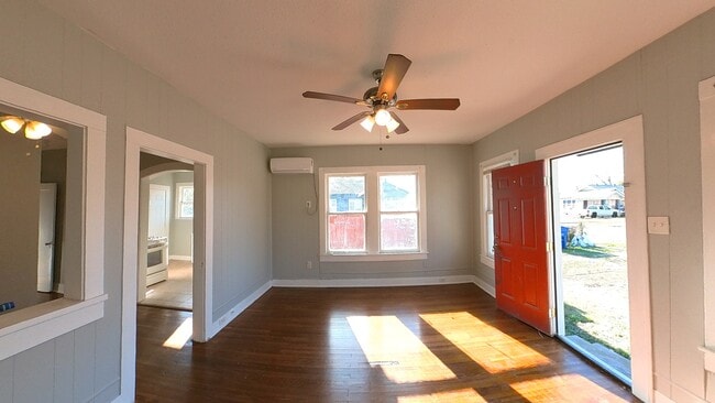 Building Photo - 538 Kayton Ave