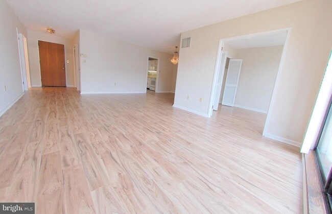 Photo - 2555 Pennsylvania Ave NW Apartment