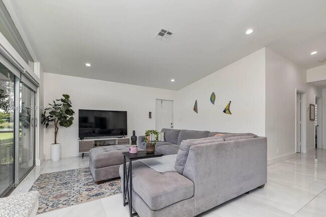 Foto del edificio - 518 Woodgate Cir