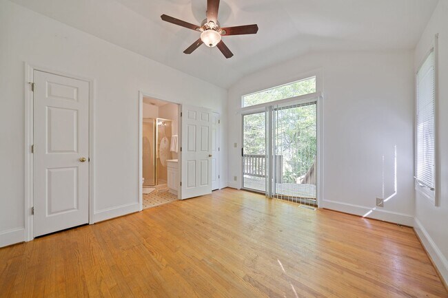 Foto del edificio - Updated Chapel Hill House, 3 Blocks From F...