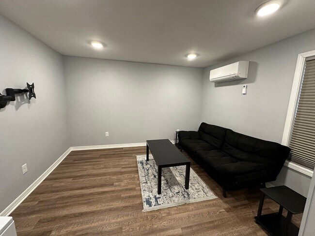 Foto del edificio - 709 E 6th St