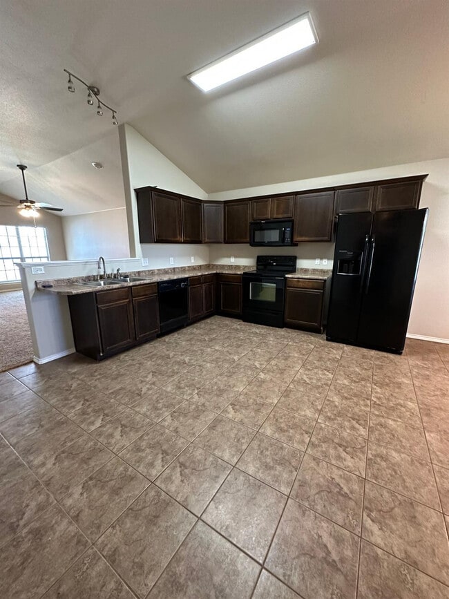 Building Photo - 9316 Rochester Ave