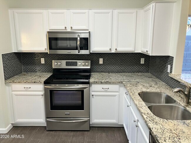 Foto del edificio - 2240 E Aire Libre Ave