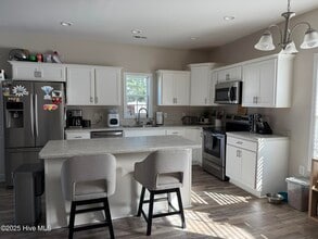 Building Photo - 107 Shagbark Ct