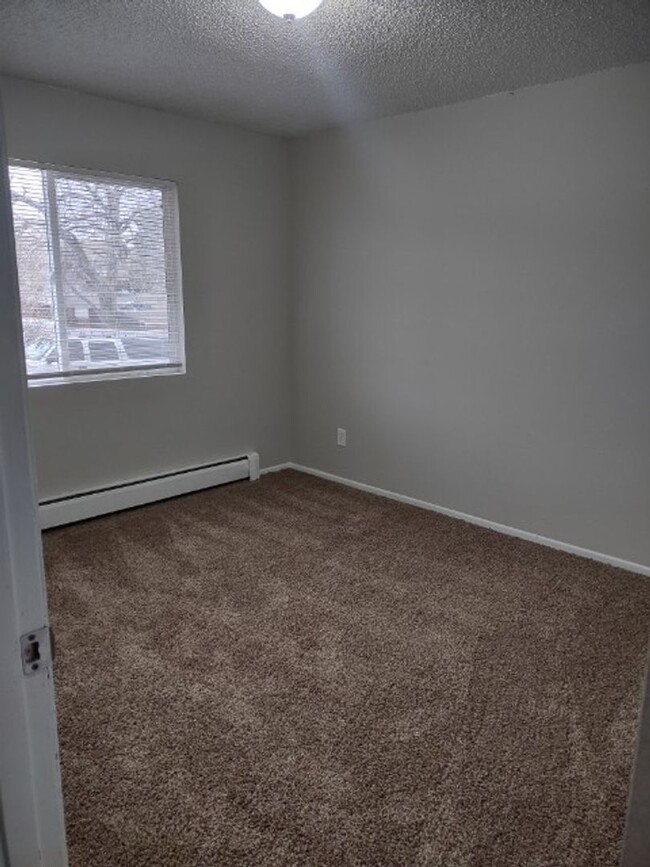 Building Photo - 340 Gahart Dr