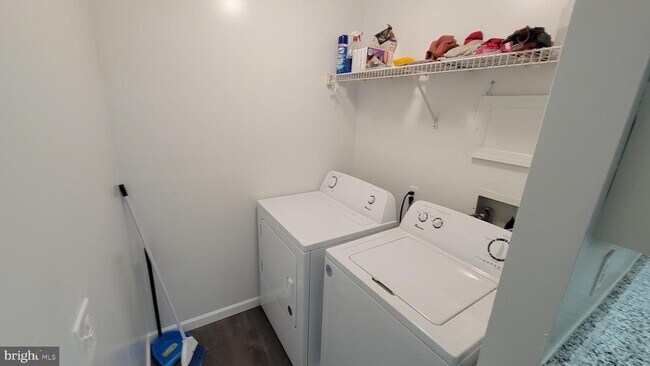 Foto del edificio - 1402 Waters Edge Dr