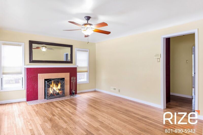 Primary Photo - 1061 Doxey St