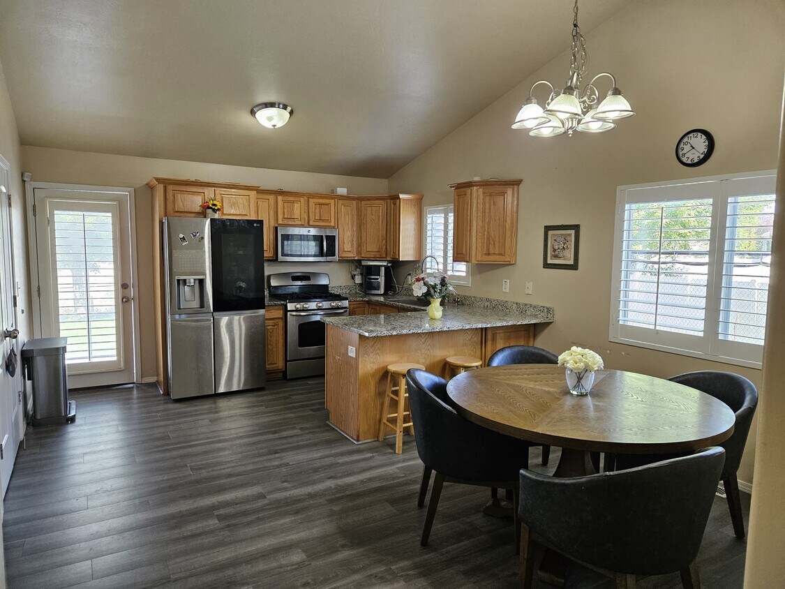 Foto principal - 1879 W Colony Pointe Dr
