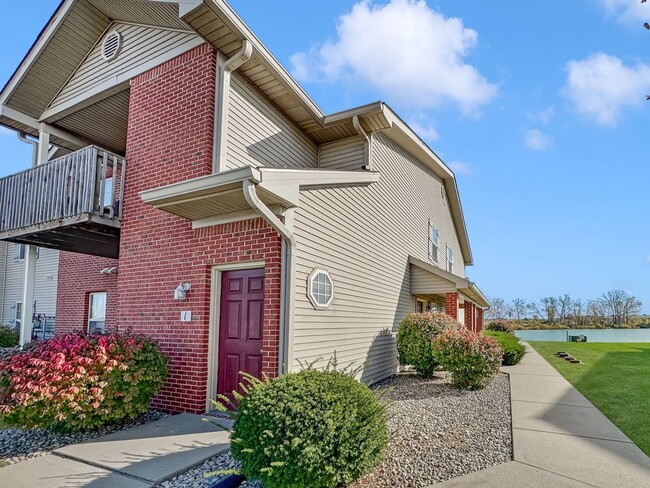 Building Photo - Discover Your Lakeside Haven in Greensburg, IN!