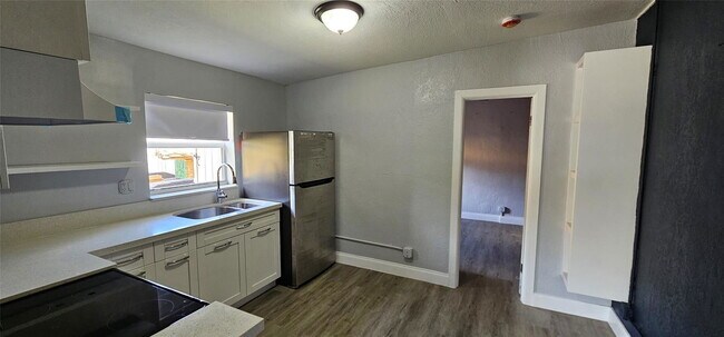 Foto del edificio - 750 NW 17th Terrace