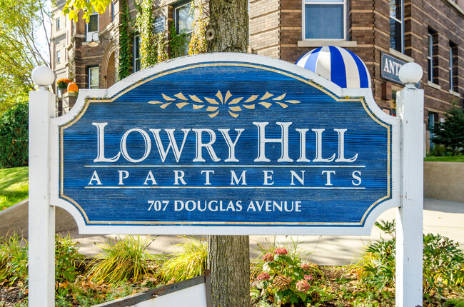 Foto del edificio - Lowry Hill Apartments