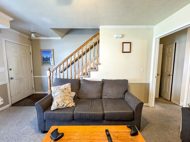 Building Photo - 565 N 300 E