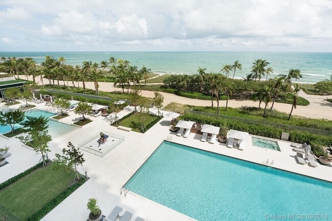 Building Photo - 10201 Collins Ave