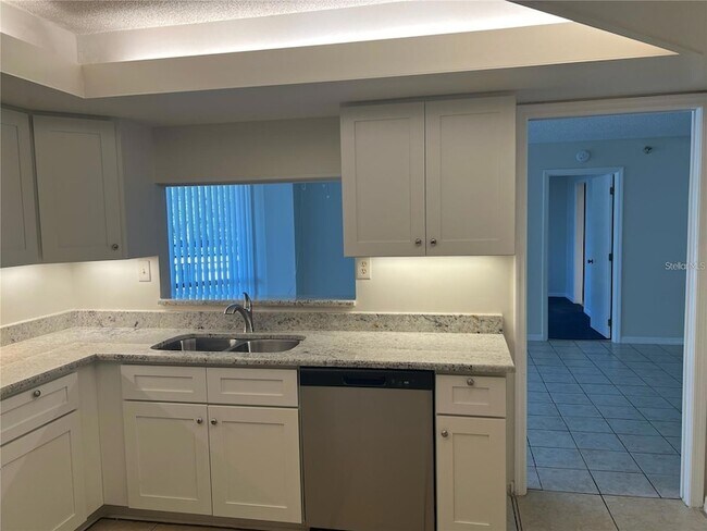 Foto del edificio - 690 Island Way