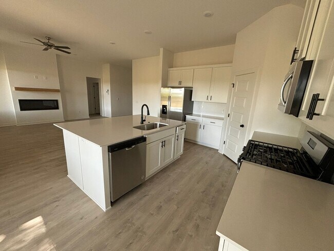 Foto del edificio - Coming Soon! Newer Construction!! 4 Bedroo...