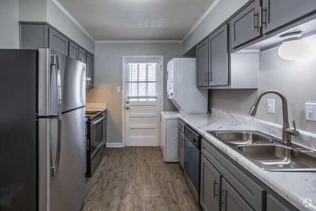 2 BR, 1.5 BA - 763 SF - The Galloway @ Evergreen Apartments