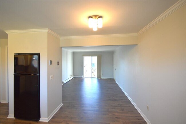 Foto del edificio - 70 Carroll Ave