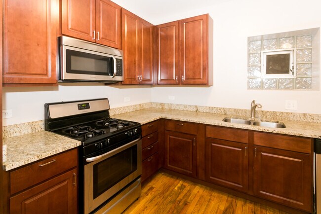 Building Photo - 7434 N Artesian Ave