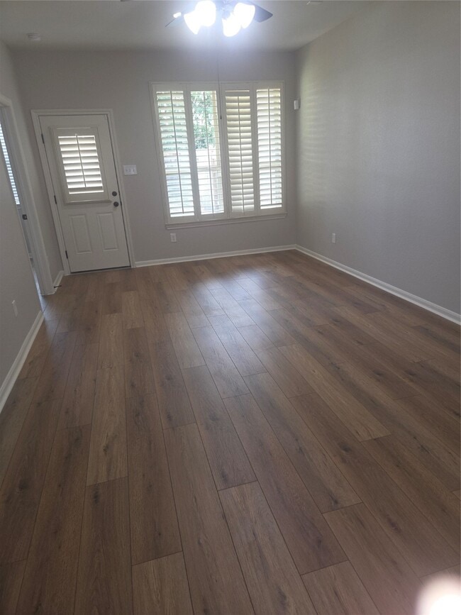 Foto del edificio - 18554 Jasmine Garden Pl