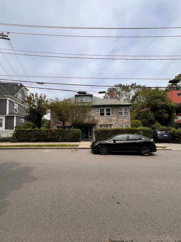Primary Photo - 79 Winthrop Rd