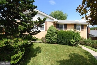 Building Photo - 9221 Davidson St