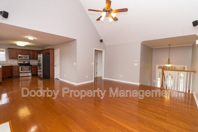 Foto del edificio - 5755 Caney Ridge Cir