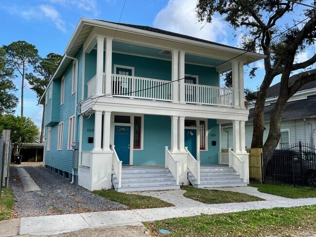 Building Photo - 2231 Cambronne St