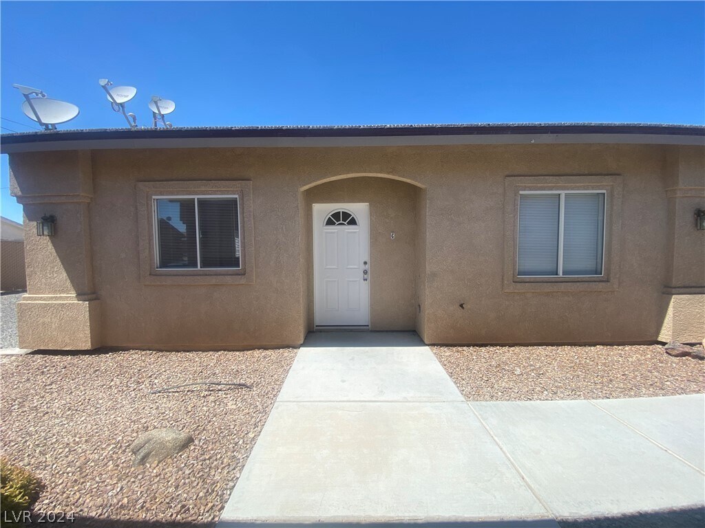 Primary Photo - 1090 S Potro Ave