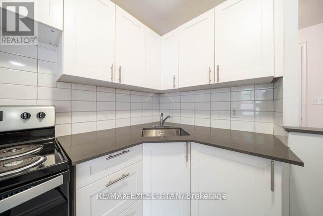 Photo du bâtiment - 77 Erskine Ave