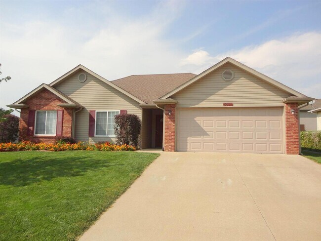 Foto del edificio - 5309 Tall Tree Ct