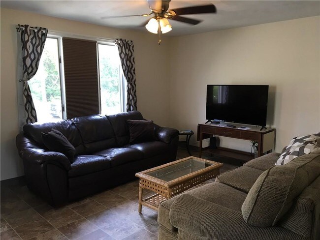 Foto del edificio - 7 Deangelis Dr