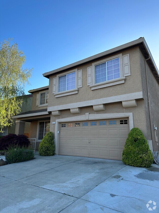 Century Meadows Apartments under 1,500 Lodi, CA 3 Rentals