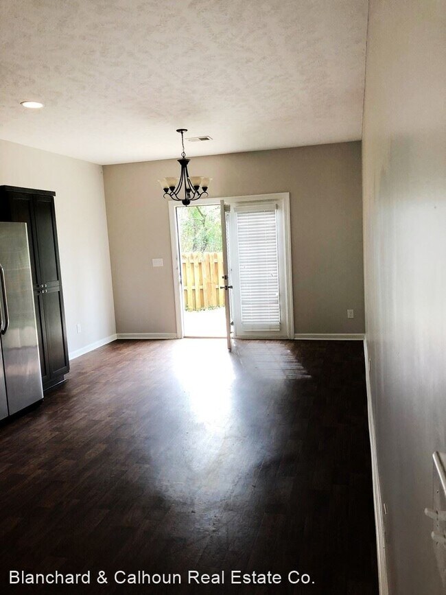 Building Photo - 3 br, 2.5 bath House - 1404 Collins Drive