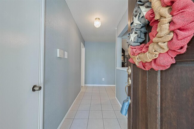 Foto del edificio - 2762 Foliage Green Dr