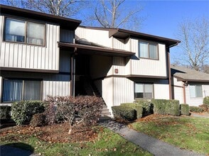 Building Photo - 105 Village Rd