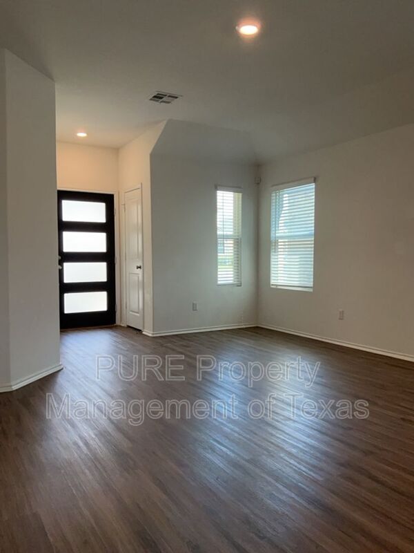 Foto del edificio - 234 Milliner Lp